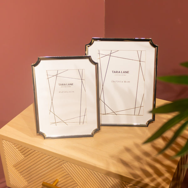 The Mila Photo Frame with Mount in Silver 5” x 7”
