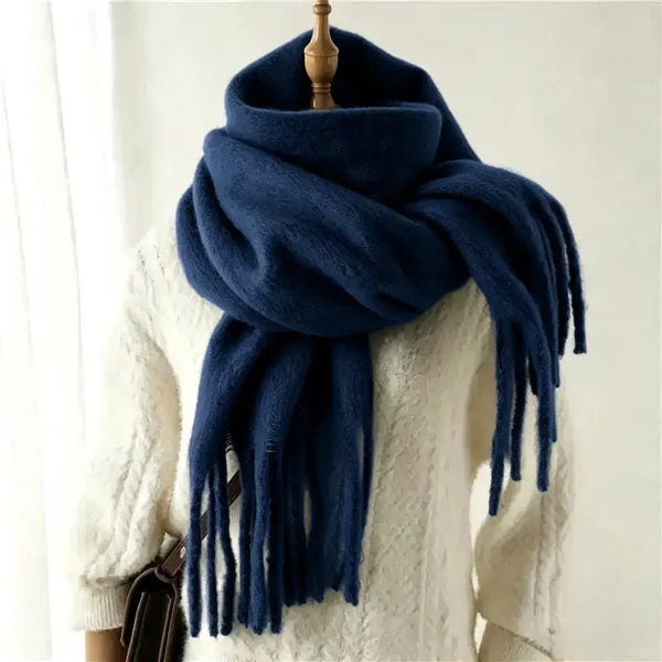 Solid scarf with large fringe: Navy