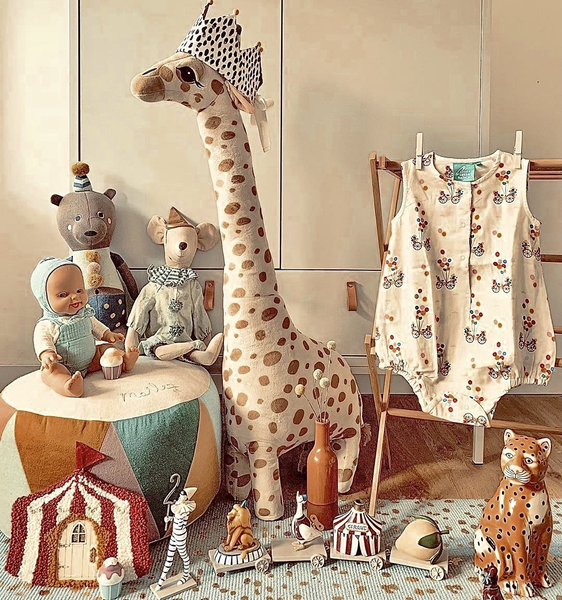 Annie & Charles® giraffe