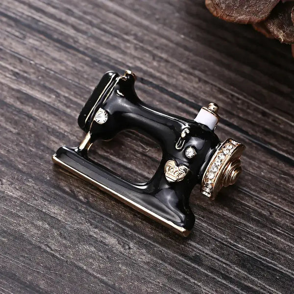 Vintage Styled Sewing Machine Brooch – Black & Gold