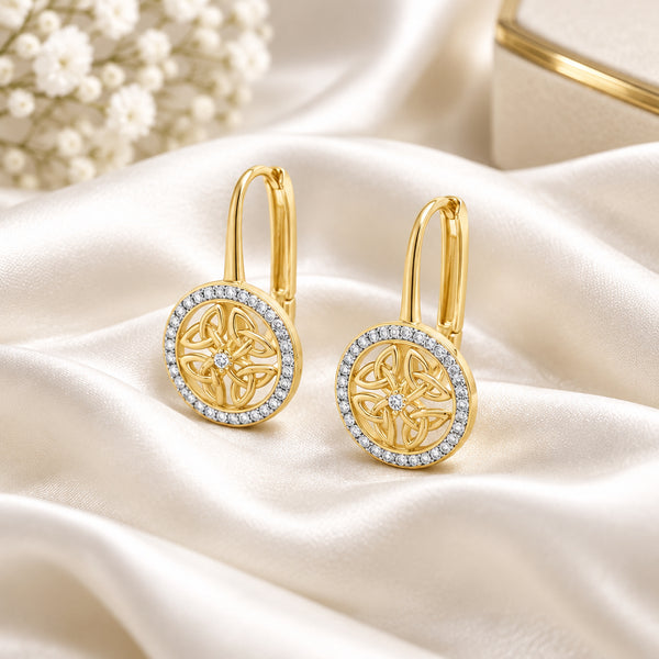 Séala Trinity Knot French Clip Earring in Gold