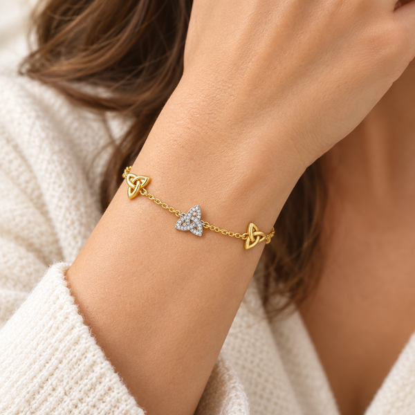 Séala 7 piece Trinity Knot Mix in Gold by Absolute Jewellery