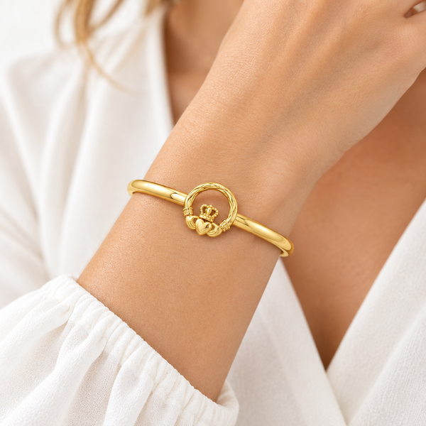 Séala Claddagh Polish Bangle by Absolute Jewellery