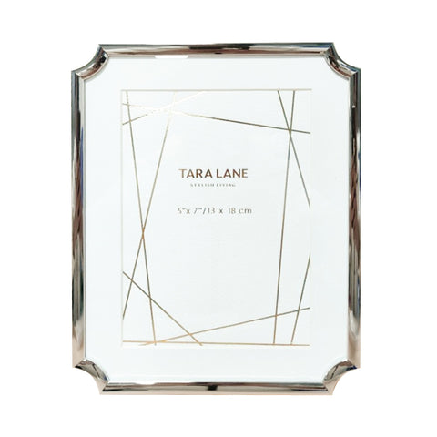 The Mila Photo Frame with Mount in Silver 5” x 7”