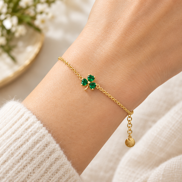 Séala Clover Bracelet in Gold and Emerald by Absolute Jewellery