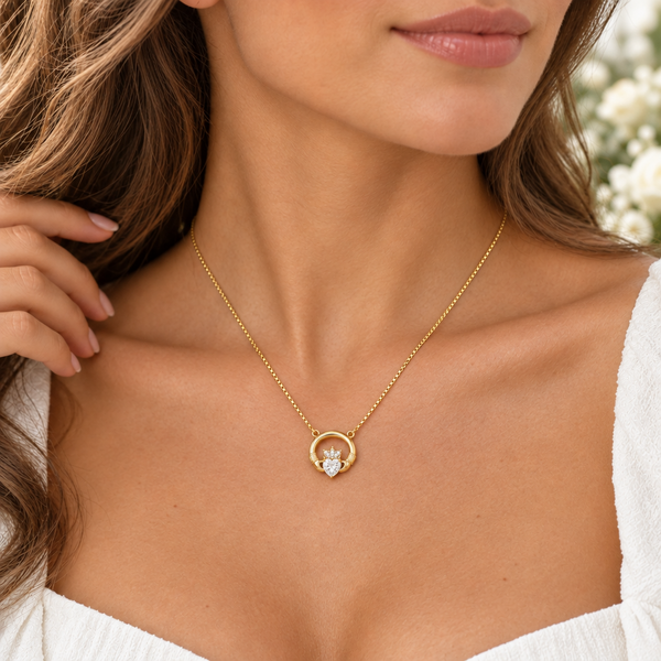 Séala Claddagh 22mm Pendant Gold