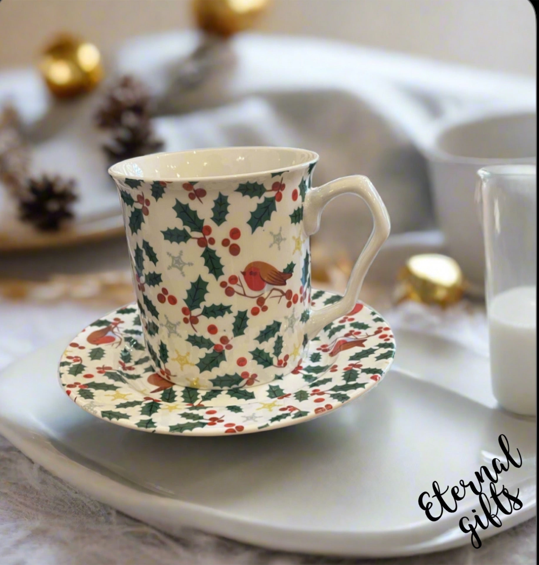 Holly (Set of 4) Presentation box Cup and 15cm plate by Shannonbridge Pottery