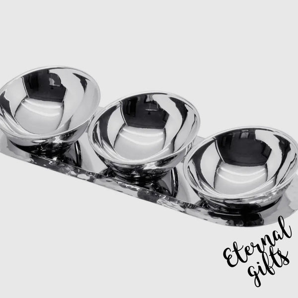 Set of 3 Serving Bowls on Tray by Edzard