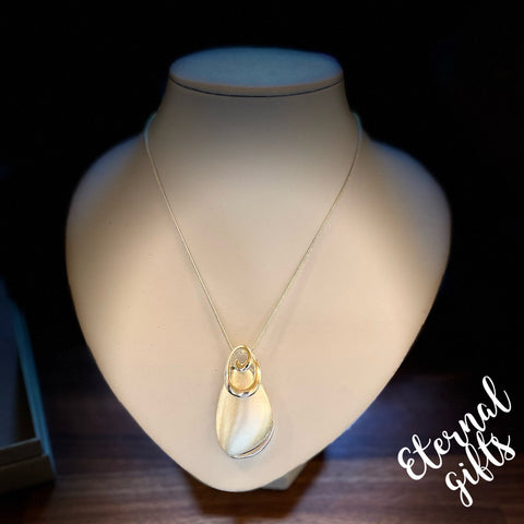 The Fiona Pendant by Estela