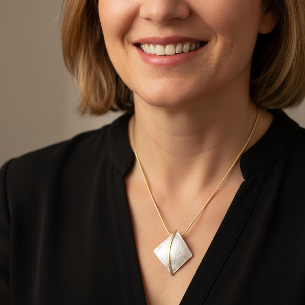 The Lorna Pendant by Estela