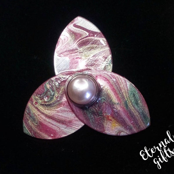 Pearl Trinity Brooch in Pinks - Luna Maille Jewellery